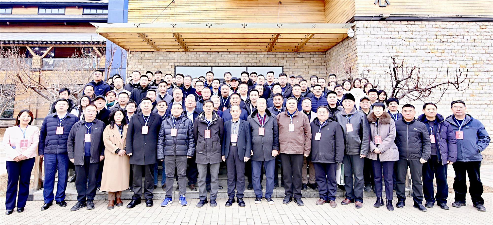 冀裝協(xié)三屆四次理事會(huì)暨常務(wù)理事會(huì)召開(kāi)，常宏榮獲多項(xiàng)獎(jiǎng)項(xiàng)
